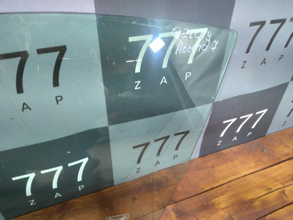 Стекло двери передней левой Honda Accord 7 (CL) 03-08 Б/У Оригинал 73350SEAE10