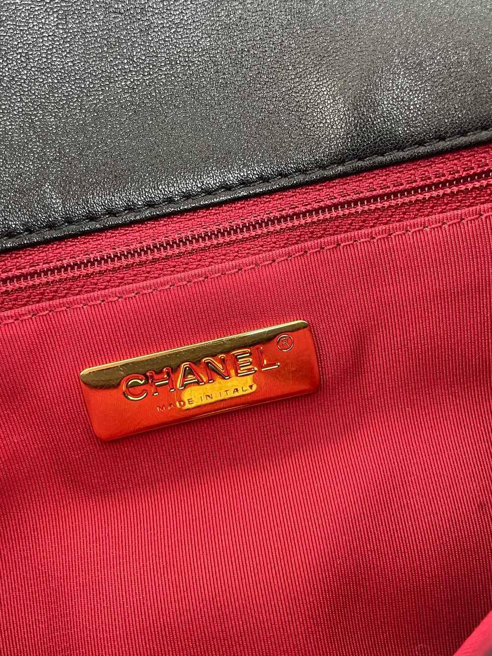 Сумка Chanel 19