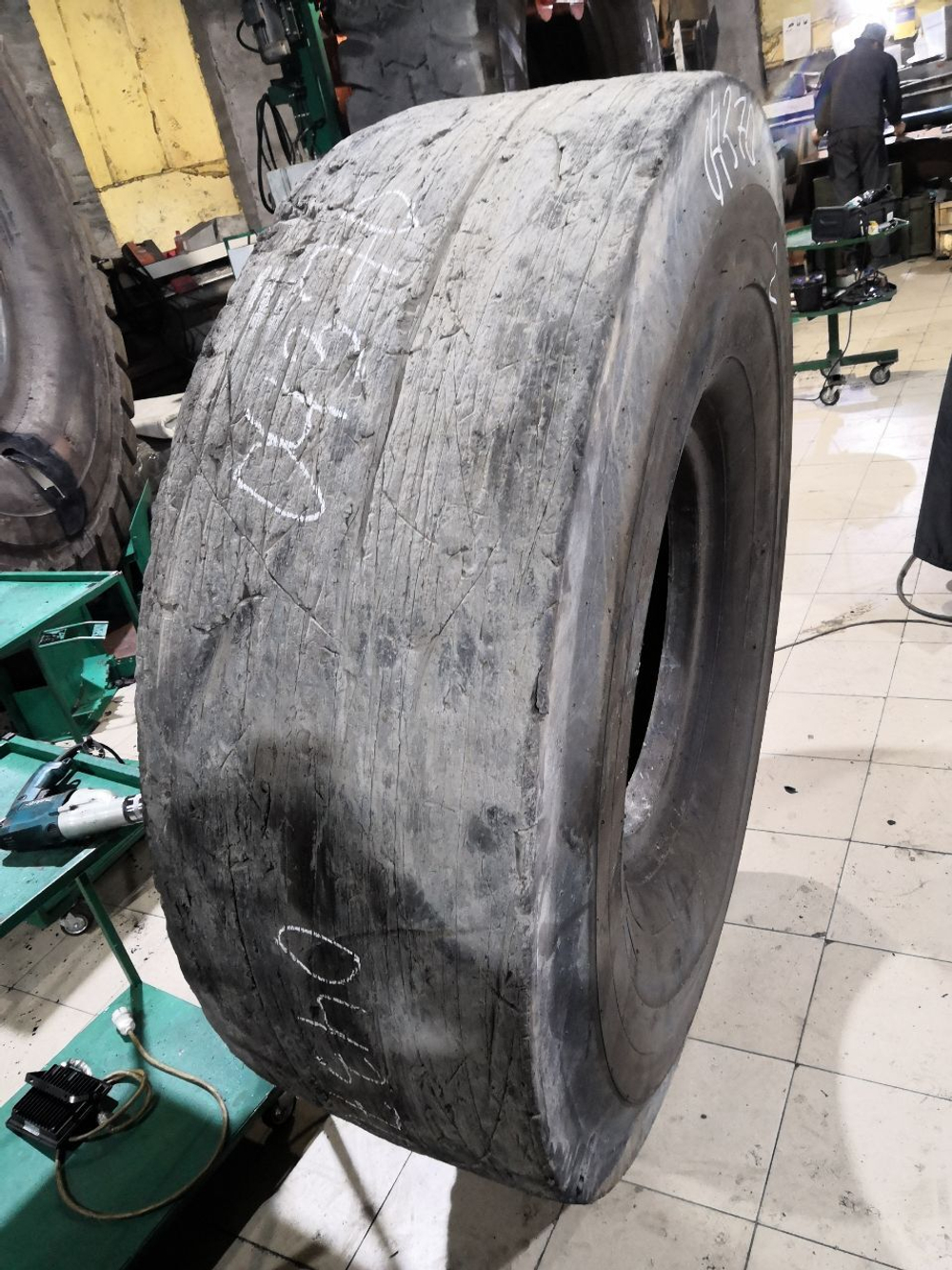 18.00R25 Bridgestone VSMS шина б/у