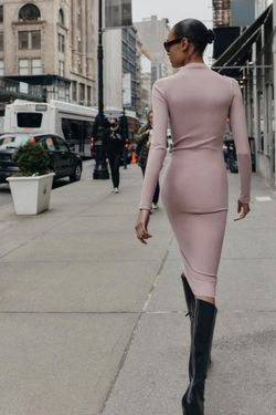 ZARA ПЛАТЬЕ МИДИ В РУБЧИК, ПУДРОВО-РОЗОВЫЙ