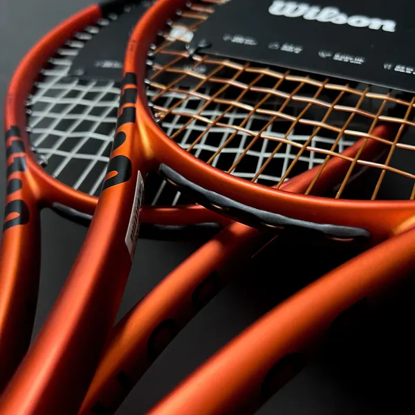 Новинка в ТЕННИС FIRST — ракетки WILSON BURN V5.0 уже в продаже!
