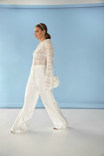 Брюки из обнимающего шелка в жемчужном