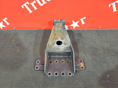 Кронштейн тяги реактивной