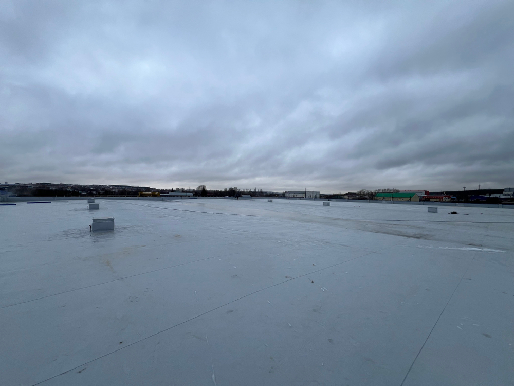 Комплексная поставка и монтаж кровли из ПВХ мембраны Производственно-складской комплекс по адресу: Свердловская область, Сысертский район, г. Арамиль, ул. Свободы, 42Г