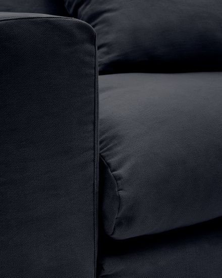 A cover designed to keep your Nora sofa in rand-new condition. Made from linen and cotton fabric, i