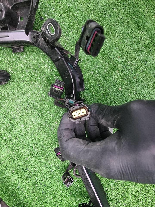 Проводка моторного отсека Geely Monjaro (21-нв)