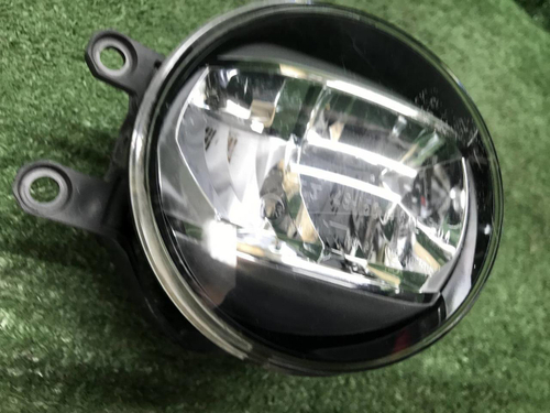 ПТФ правая Toyota Land Cruiser Prado 150 17-нв LED