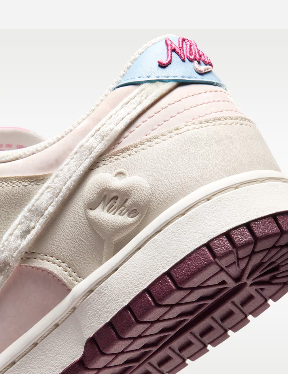 Nike Dunk Low "Pink Valentine’s Day"
