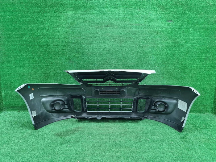 Бампер передний Citroen C3 1 (2005-2010) Com Furo