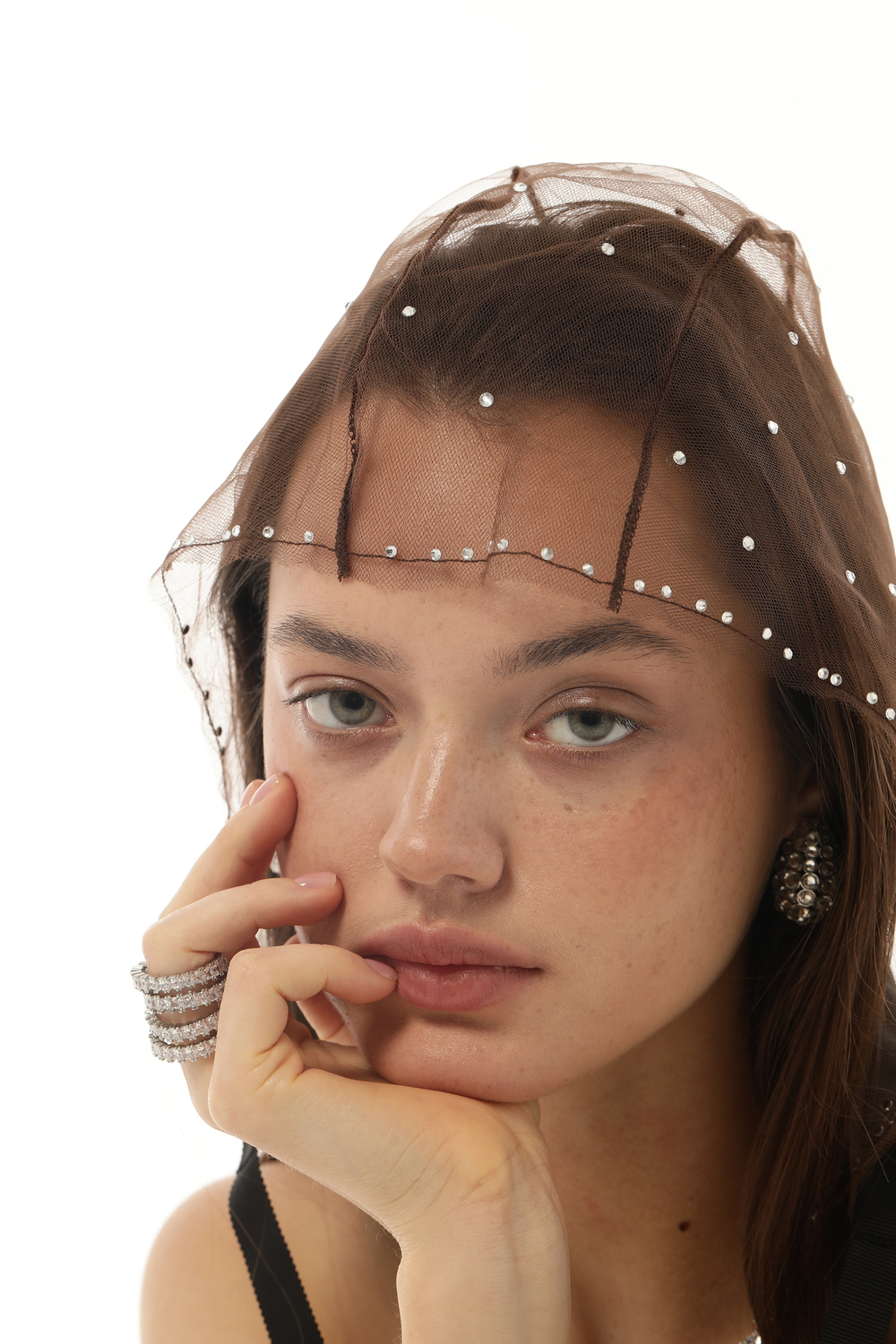 Чепчик с камнями