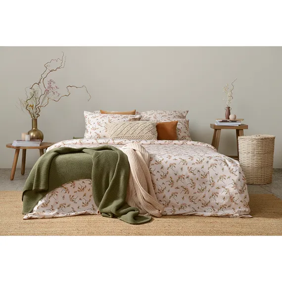 Плед из хлопка жемчужной вязки оливкового цвета Essential, 130х180 см