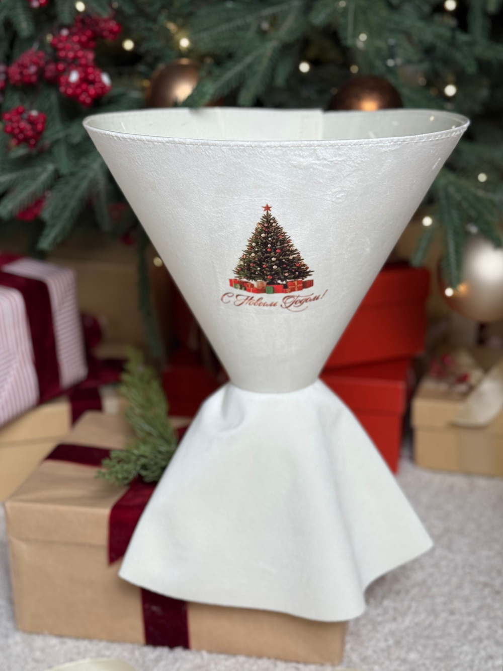 Платье для цветов.Принт «Елка»Цвет: ( форма круг). Бархат.Цвет:Молочный.