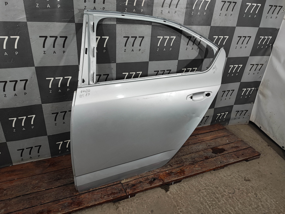 Дверь задняя левая Skoda Octavia 3 (A7) 13-20 Б/У Оригинал 5E5833055B
