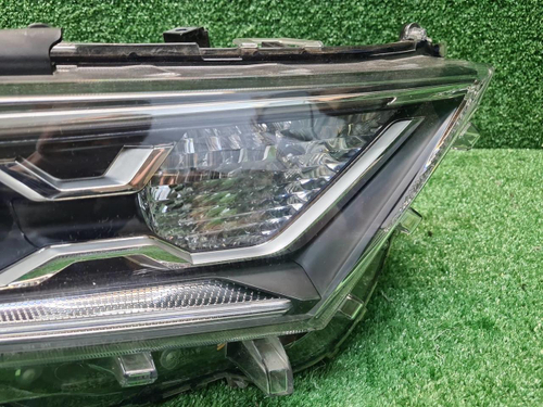 Фара правая Toyota RAV4 5 XA50 (2018-н.в.) LED