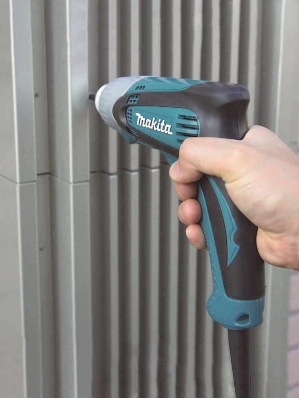 Шуруповерт Makita  TD 0100