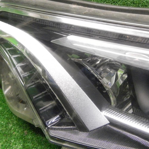 Фара левая Toyota Rav 4 CA40 (2015-2019) LED