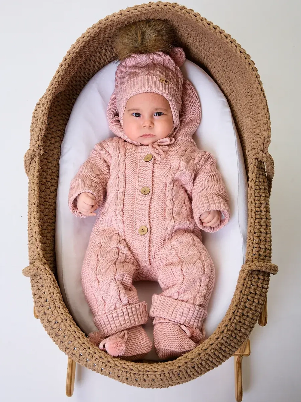 Вязаный конверт на выписку для новорожденного теплый