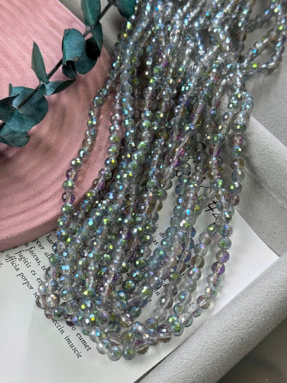 Граненные бусины 6 мм, стрекоза, нить 55 см