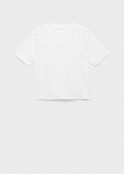 Футболка с вышивкой