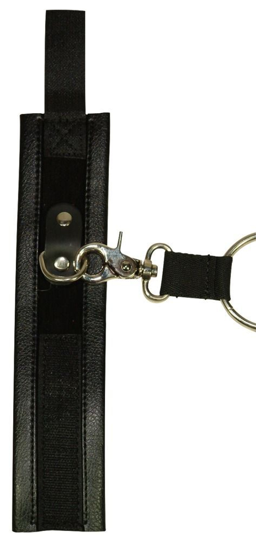 Чёрная бондажная фиксация: крестовина, наручники и оковы