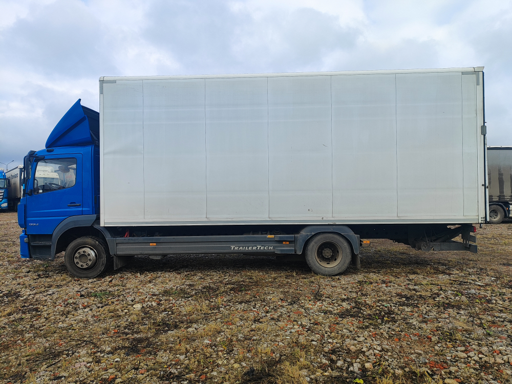 Mercedes-Benz ATEGO 4x2 Промтоварный с гидробортом 1224 (Дизельный, 7,7 л, 238 л.с., АТ)
