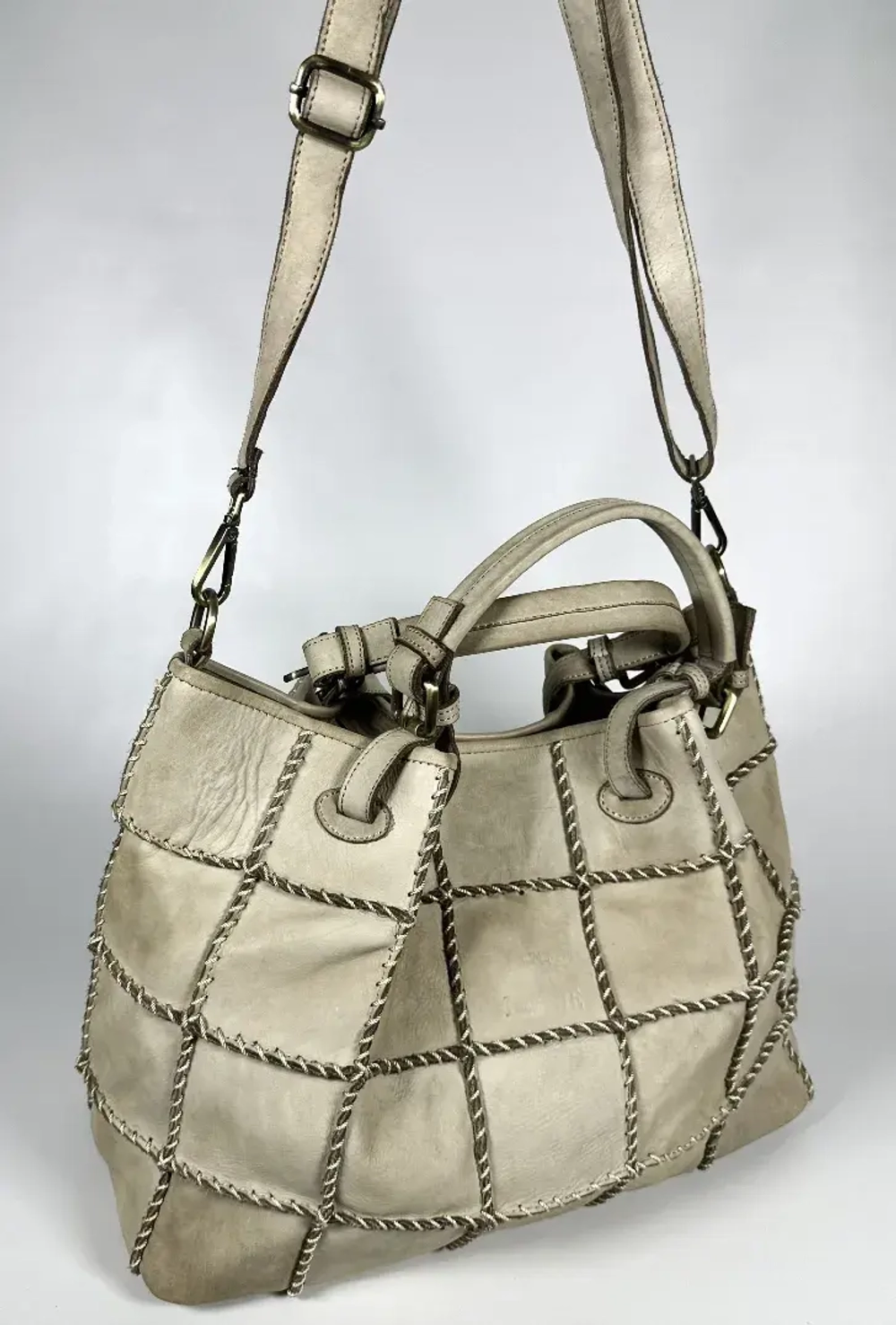 Женская сумка из натуральной винтажной кожи цвета ivory