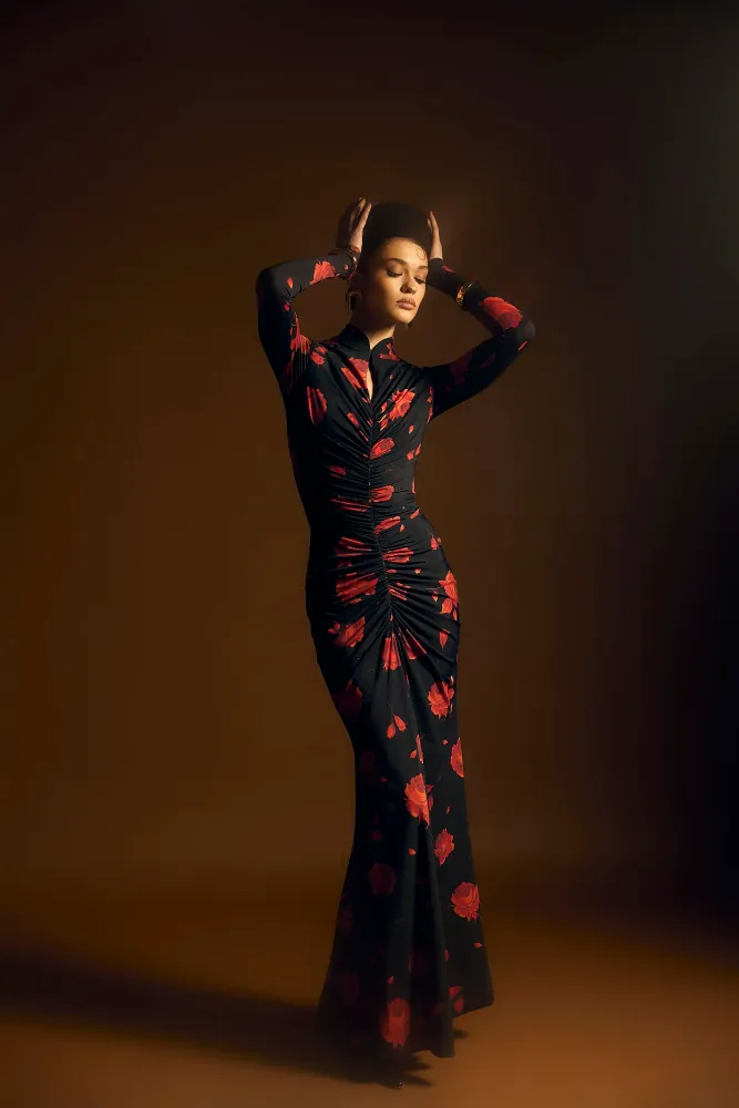 Мадия макси (Madiya maxi), платье макси из черного бифлекса с цветочным принтом