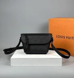 Сумка-мессенджер Louis Vuitton
