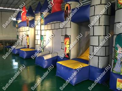 Коммерческий надувной батут "Замок Мерлина", размер 4*4*4 м