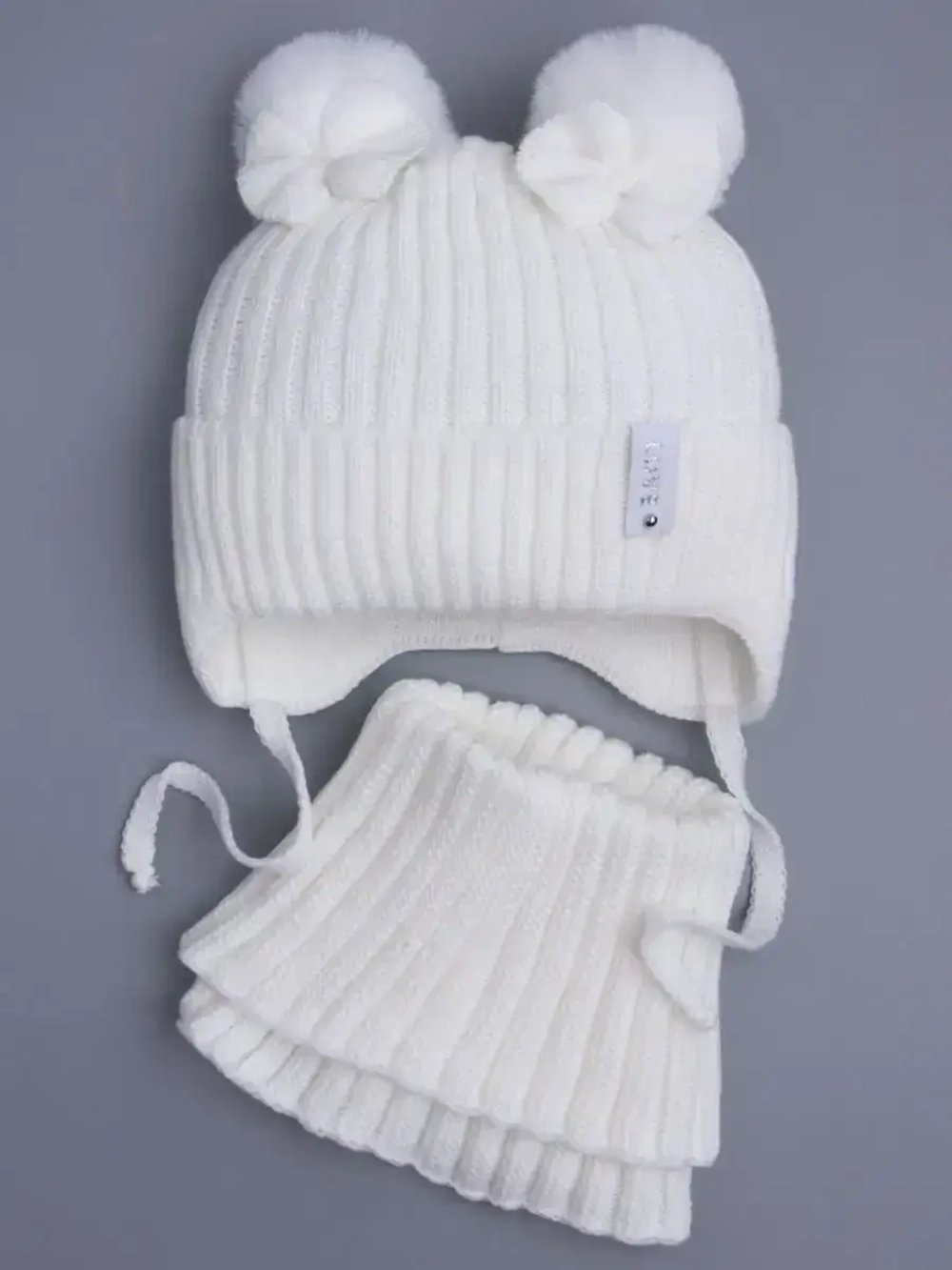 Шапка зимняя вязаная и снуд