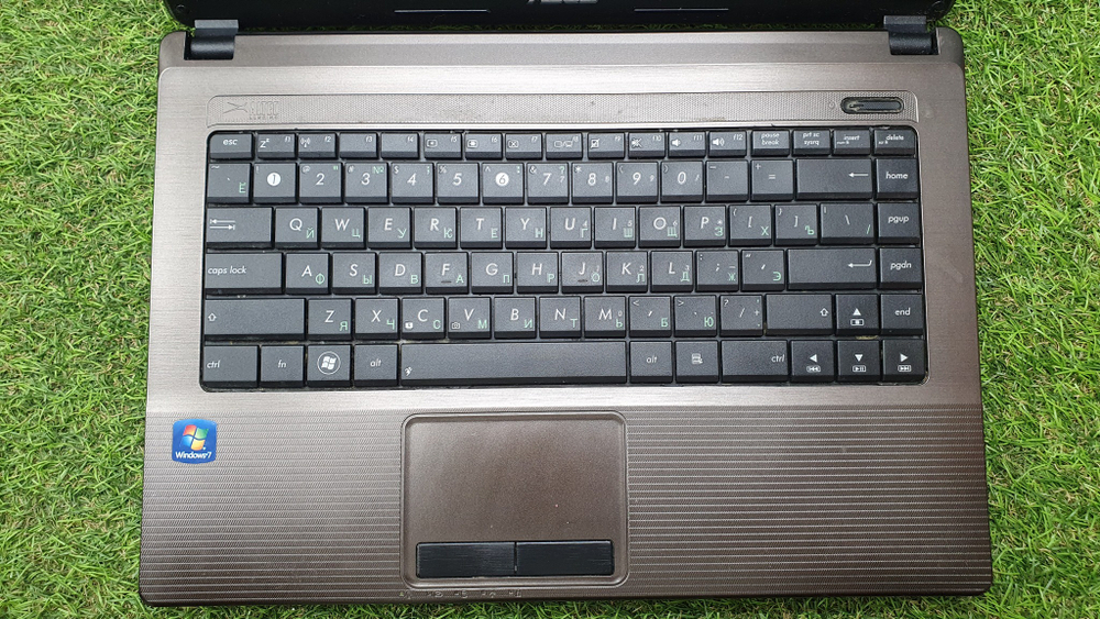 14" Ноутбук ASUS X44H 1366x768, Intel Celeron 1.5 ГГц, RAM 4 ГБ 90N7SU158W1512RD13AU