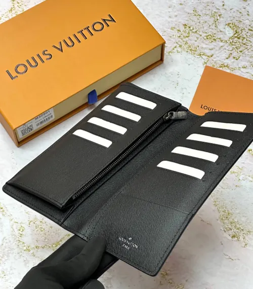 Бумажник Louis Vuitton Brazza Monogram Eclipse