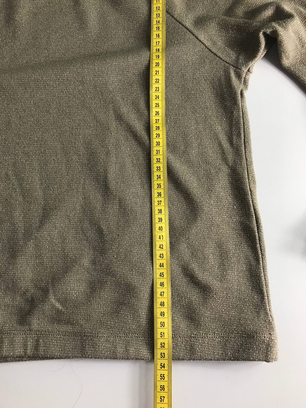 Джемпер с блестящей ниточкой, визуально на 46/48 размер