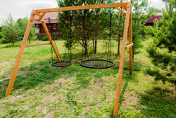 Деревянные качели с качелями гнездо 60 см и качелями гнездо 100 см