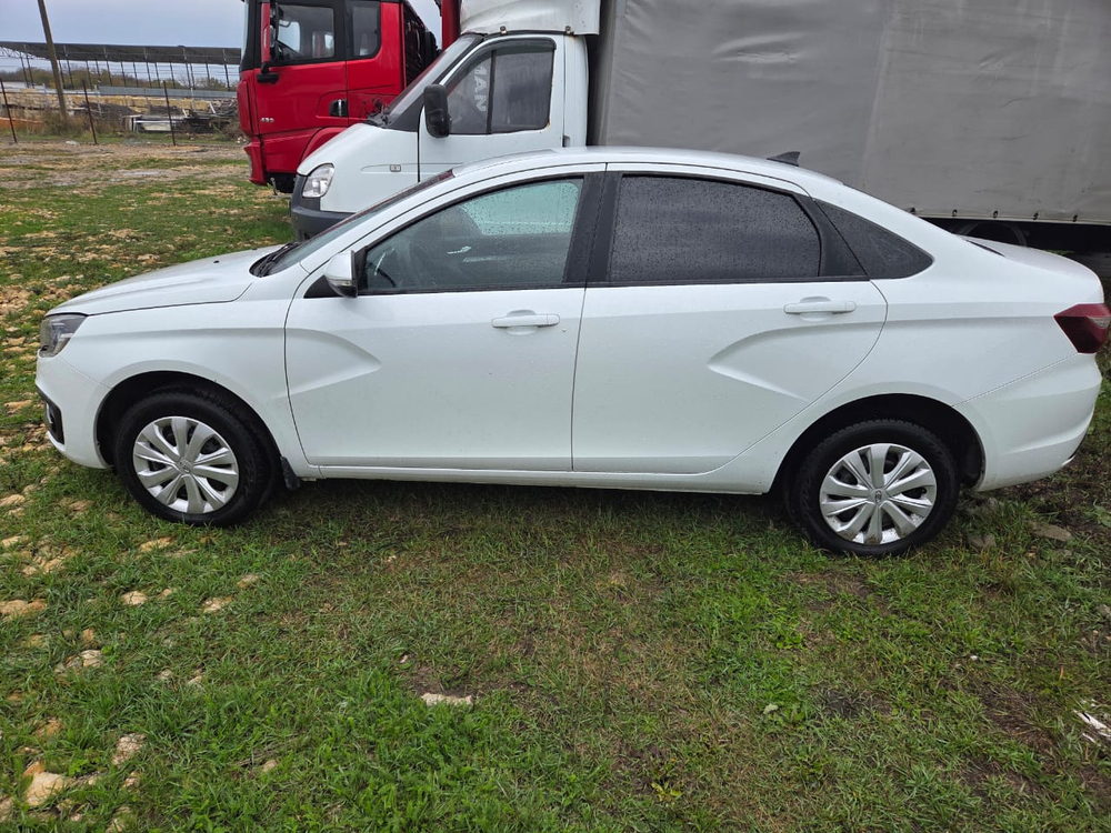 LADA VESTA Седан Life 1.6 106hp 5MT