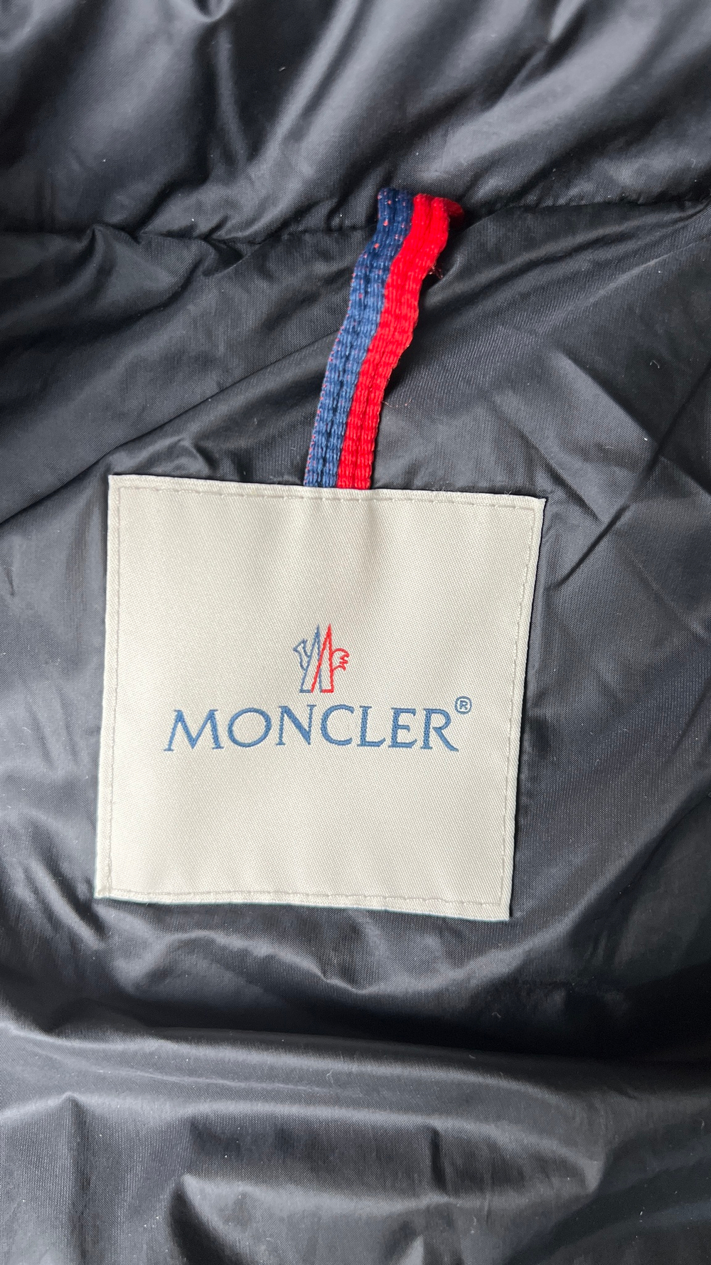 Пуховик Moncler