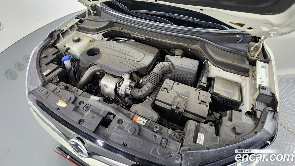 KG Mobility (Ssangyong) Very New Tivoli Бензин 1.5 2WD (10.2020)