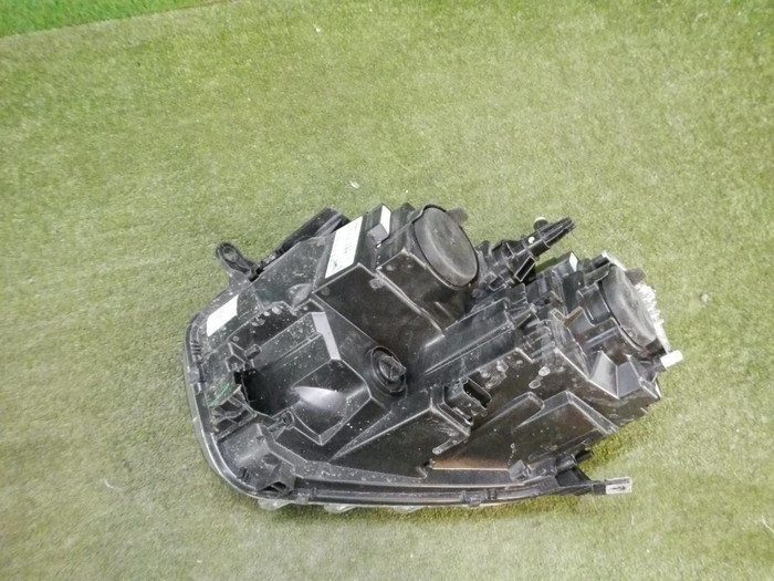 Битая Фара правая Renault Duster 2 (2020-н.в.) галоген