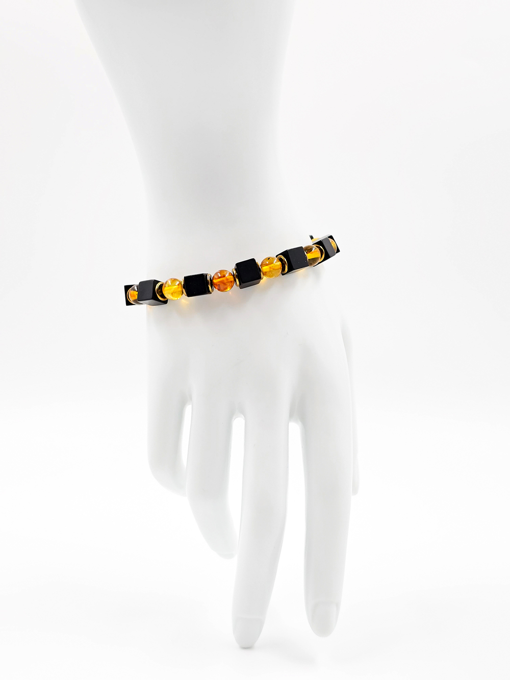 Браслет на руку из натурального янтаря