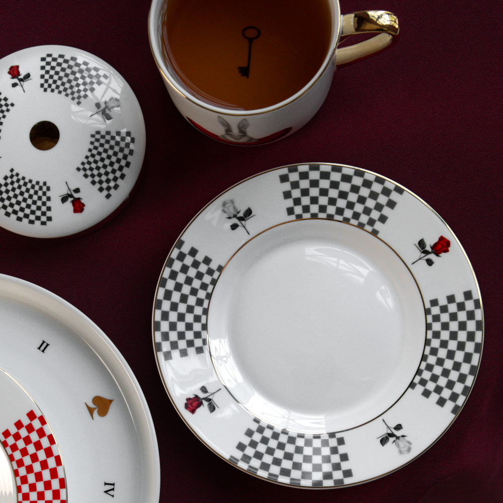 Чайная пара Farforite «Алиса / В стране чудес» 250 мл в подарочной коробке