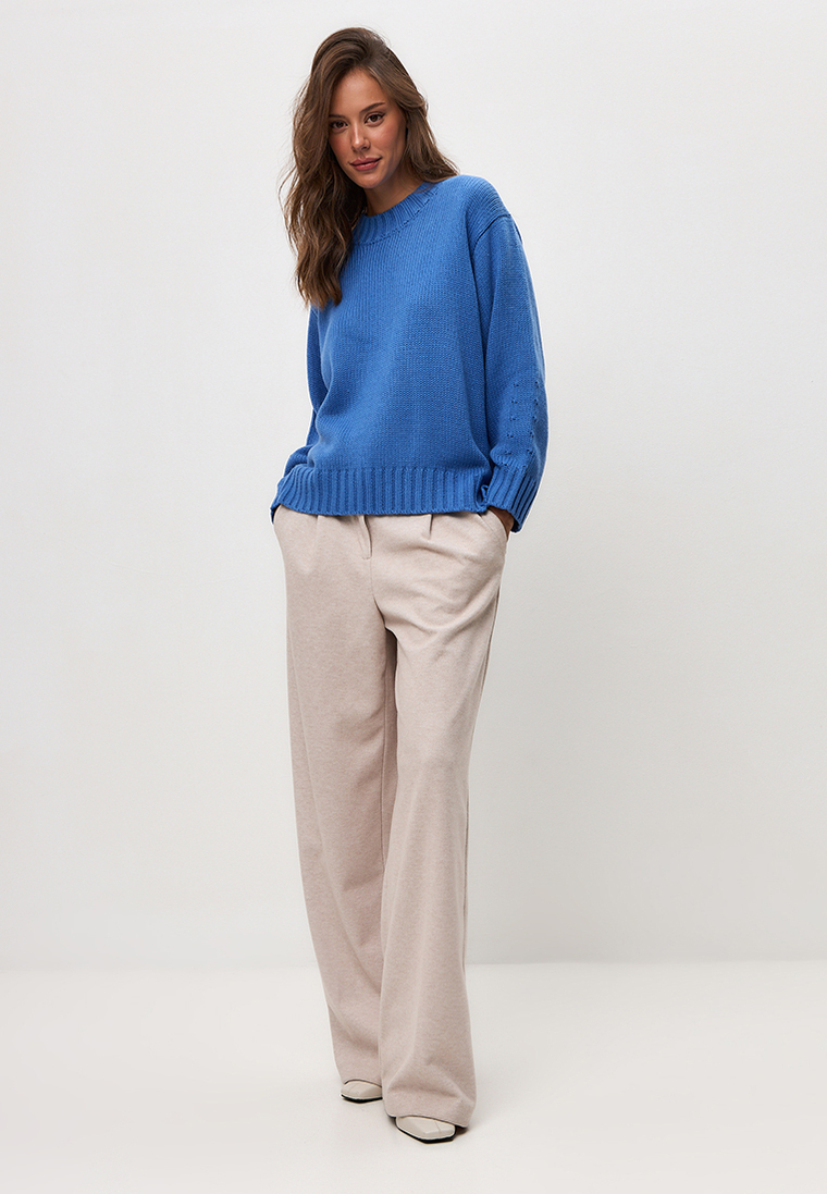 Свитер с круглым воротом