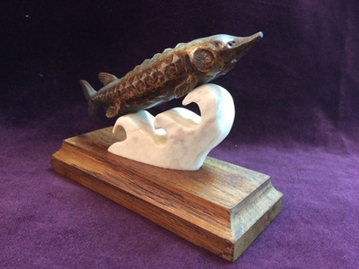 Скульптура "Осетр", рог лося, дуб