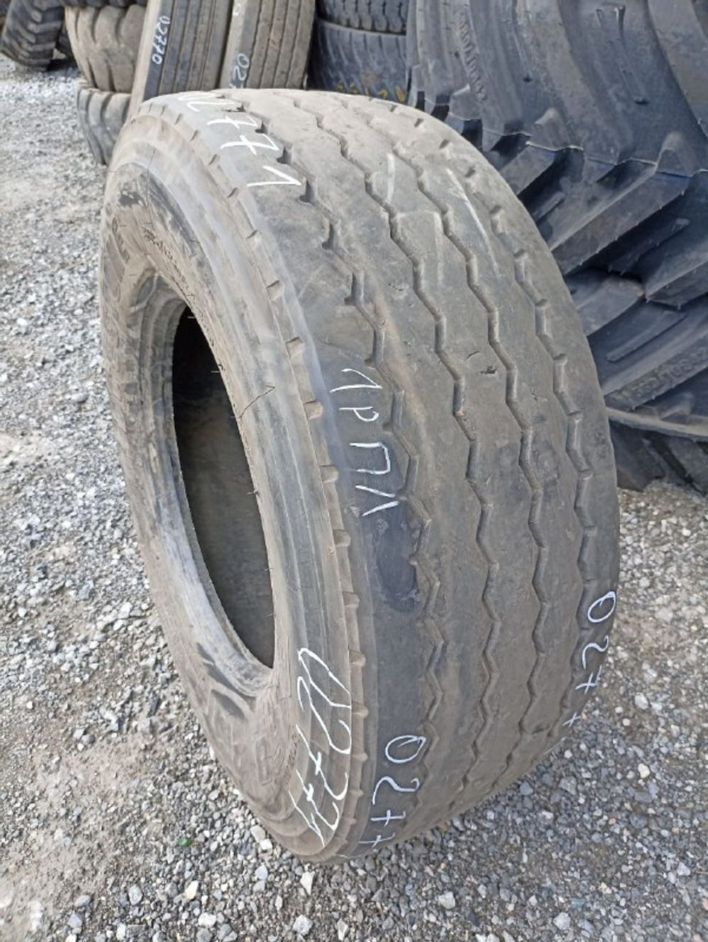 385/65R22.5 Bridgestone R168 шина б/у