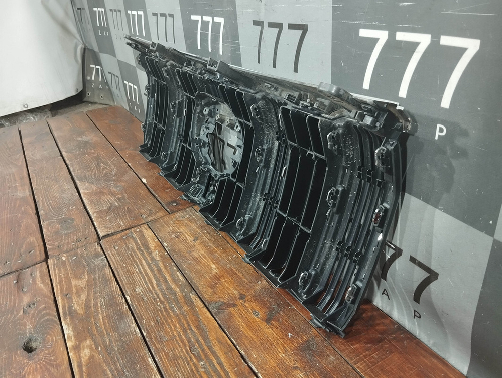 Решетка радиатора Toyota Land Cruiser Prado 150 17-24 Б/У Оригинал 5310160F10