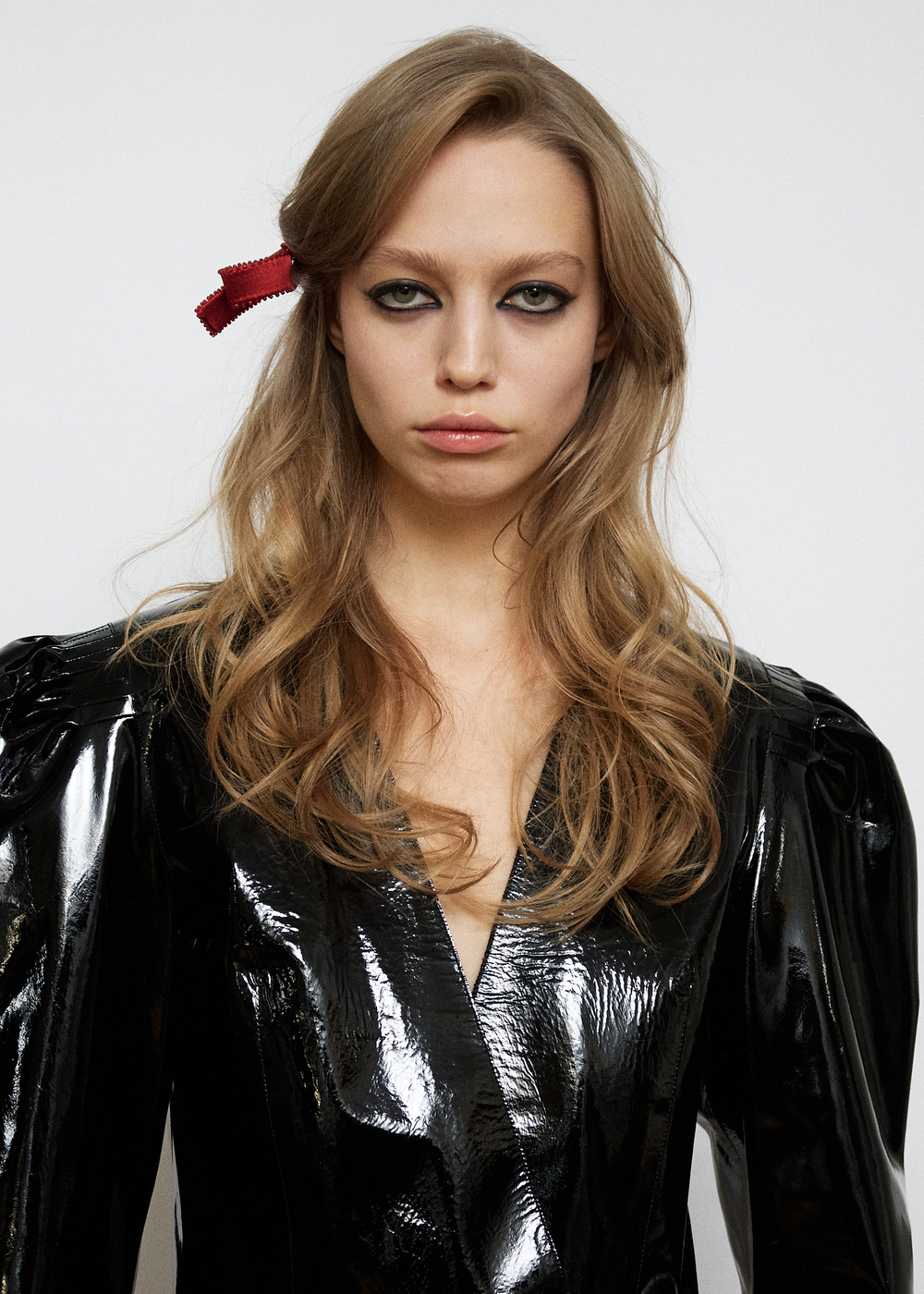 Бордовая "Стрекоза" с декором