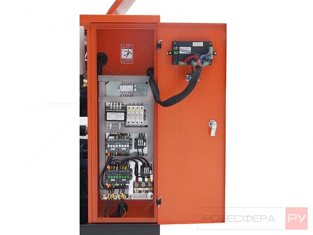 Винтовой компрессор ЗИФ-СВЭ 7,8/0,7 в кожухе