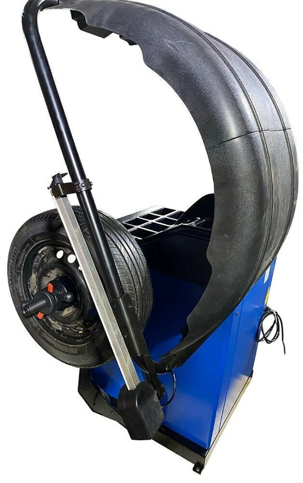 Балансировочный станок B-829 AE&T