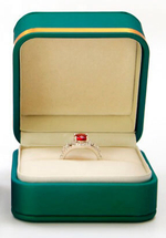 Эксклюзивный футляр «Василиса» для кольца и небольших серёг