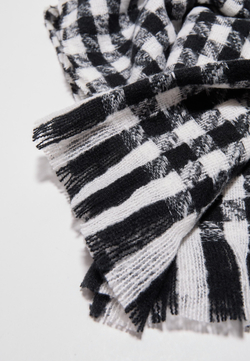 STRADIVARIUS Клетчатый шарф, черный