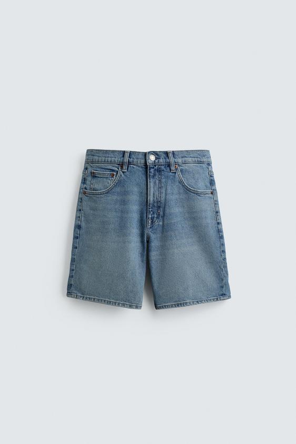 ZARA ДЖИНСОВЫЕ ШОРТЫ REGULAR FIT, ВЫЦВЕТШИЙ СИНИЙ